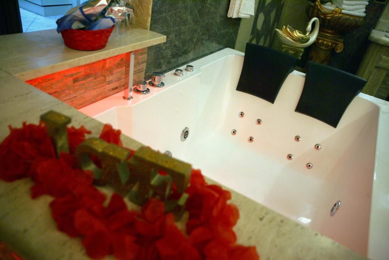 Gold Luxury Suite Home Roma Zewnętrze zdjęcie